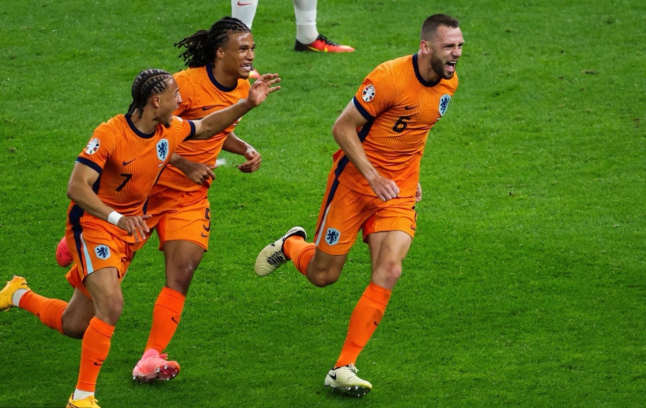 c7-包含利马索尔之战荷兰难胜丹麦，欧洲杯比赛战术博弈的词条