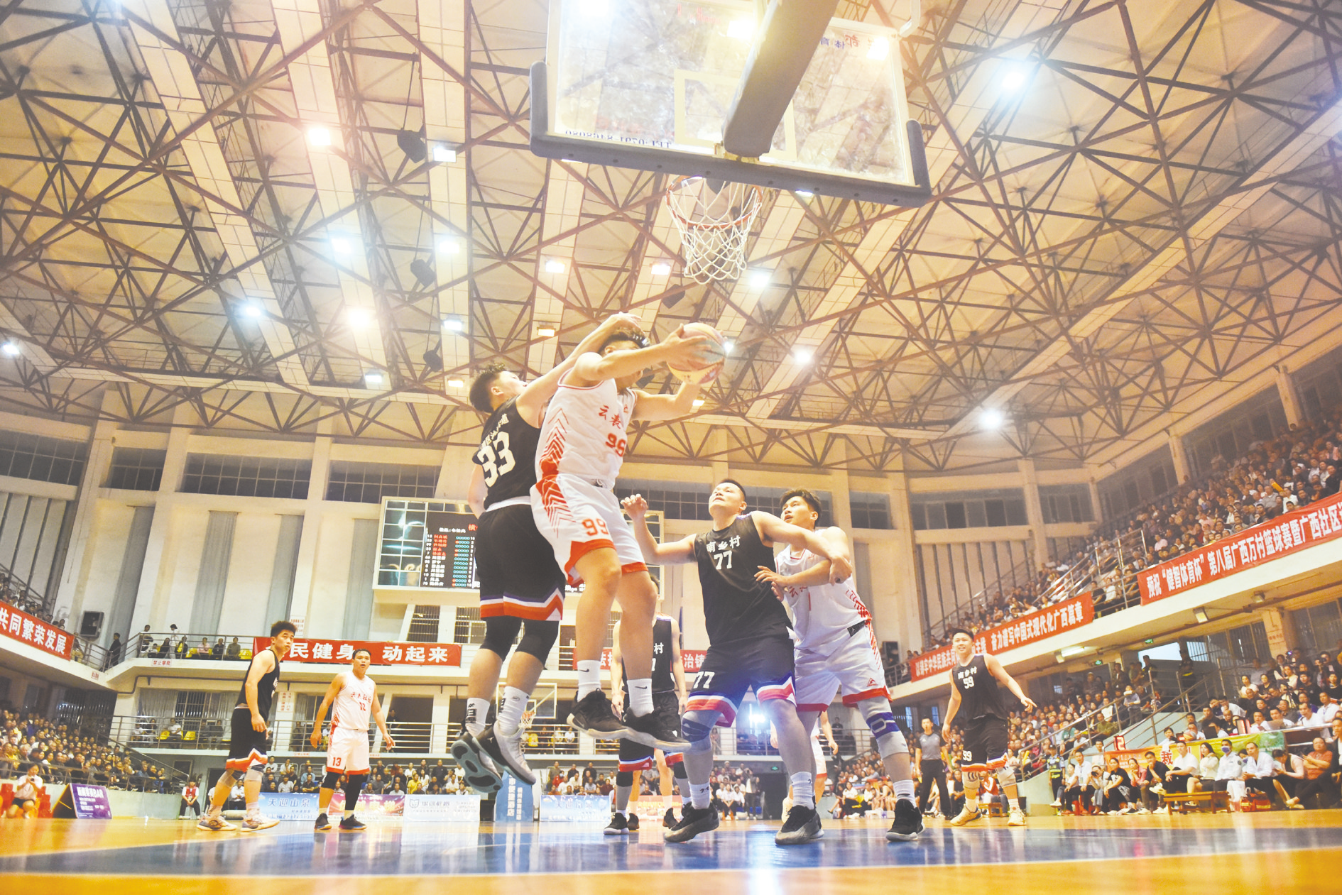 训练场上的球员应该用什么精神形容