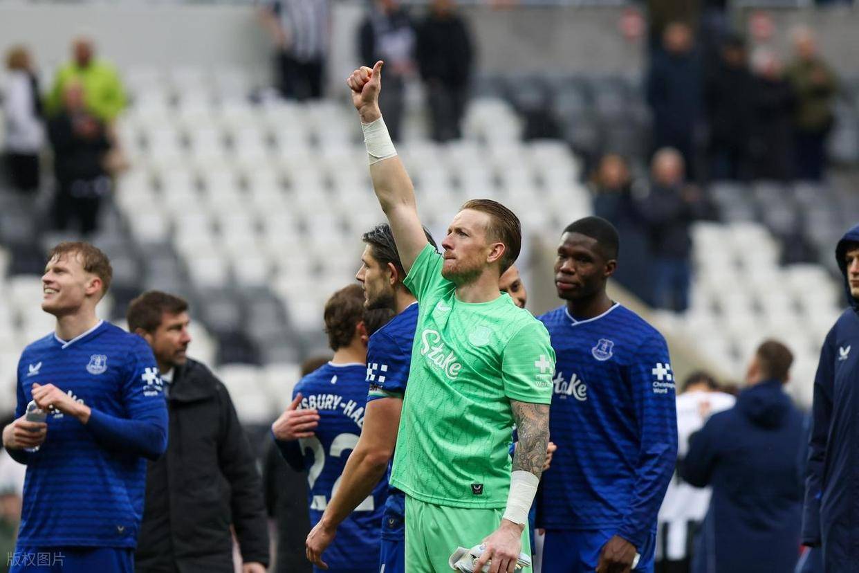 埃弗顿客场惨败，保级前景不容乐观(埃弗顿球队)